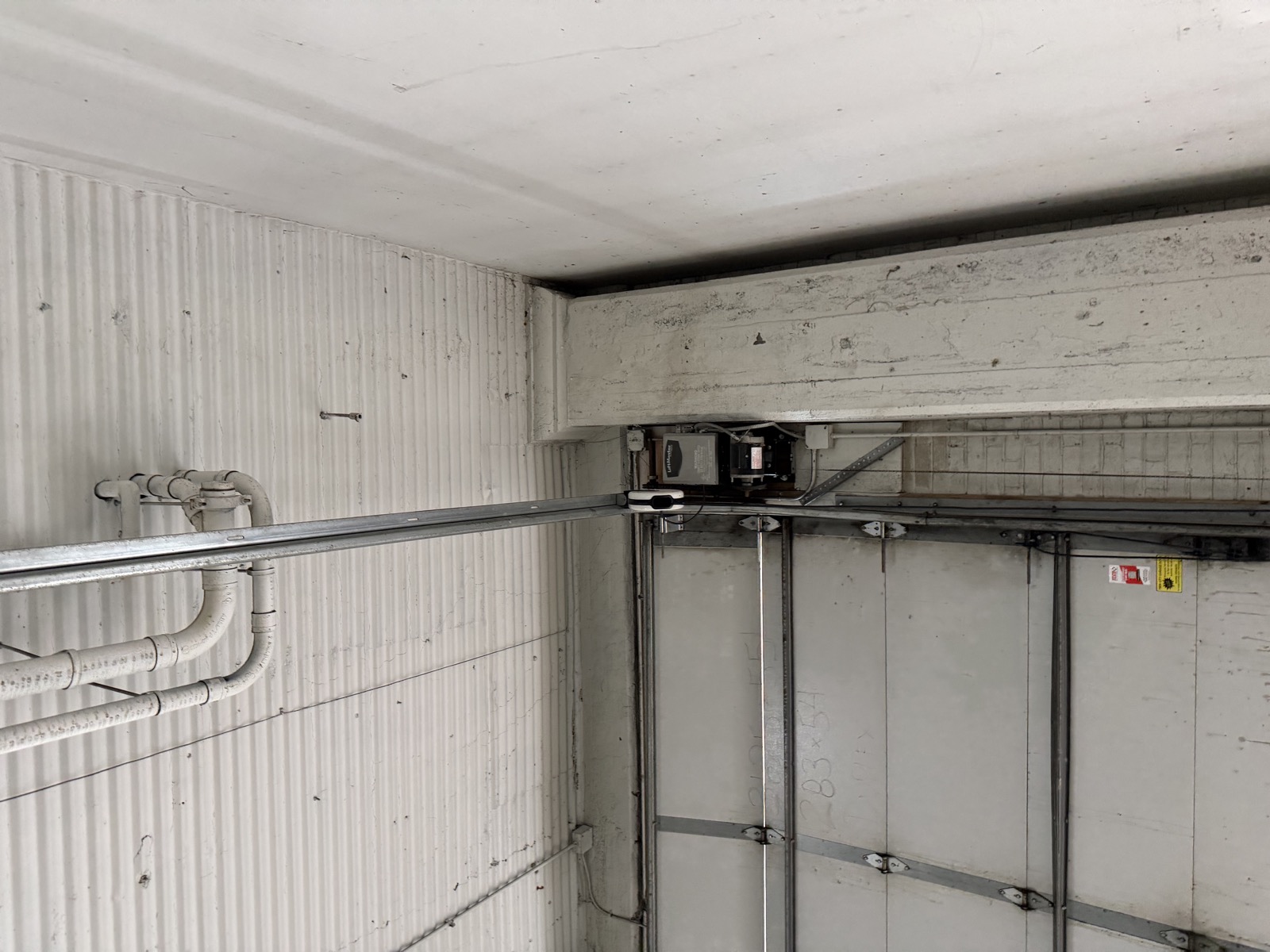 Garage Door 2 - Tracks - 3